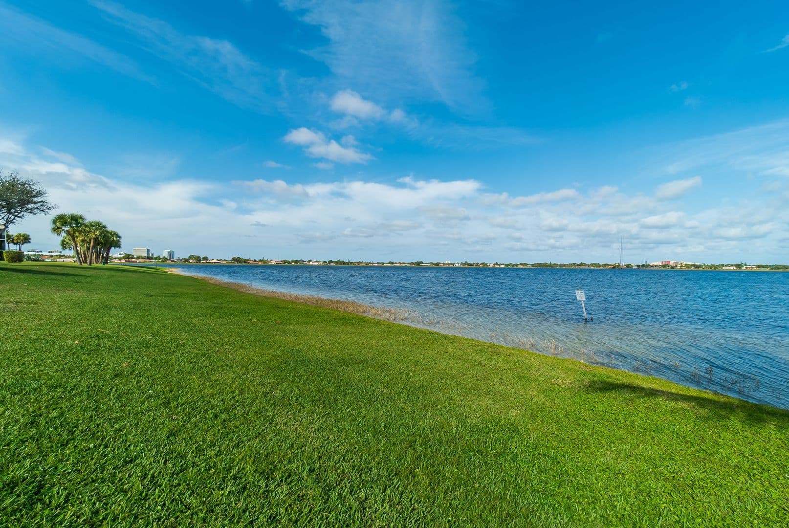 West Palm Beach Condo: 700 Executive Center Dr., #212