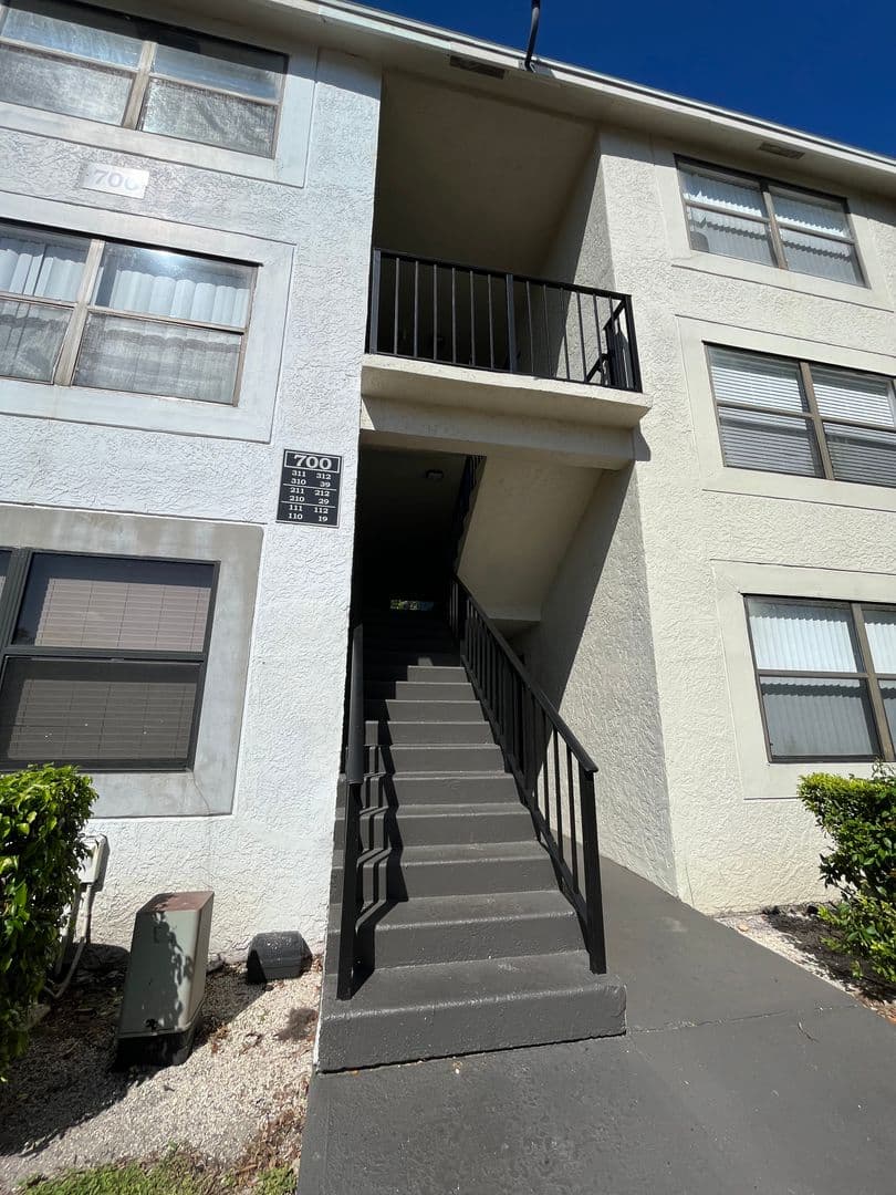 West Palm Beach Condo: 700 Executive Center Dr., #212
