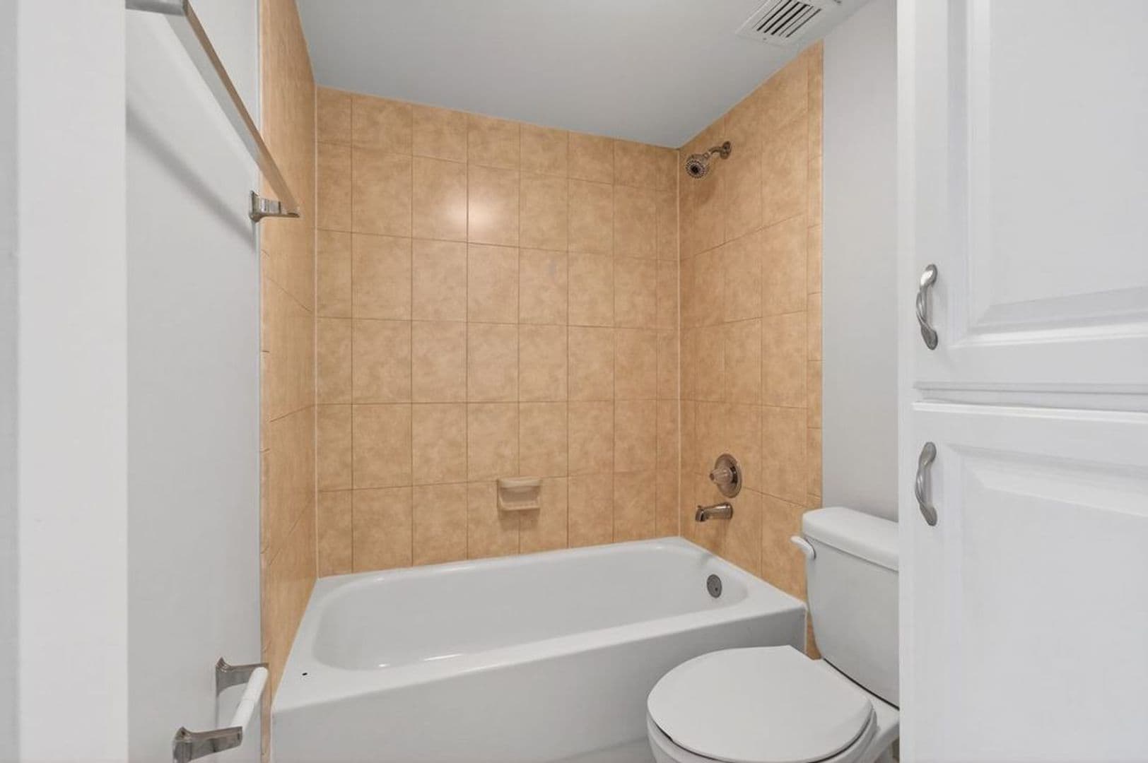 West Palm Beach Condo: 752 Executive Center Dr., #15