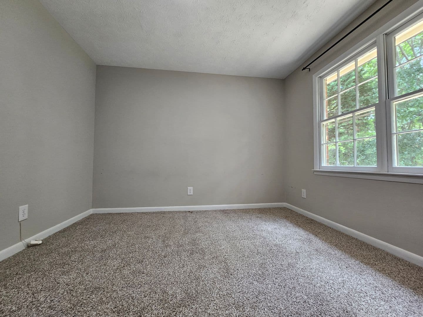 Fayetteville House: 7490 Beverly Drive