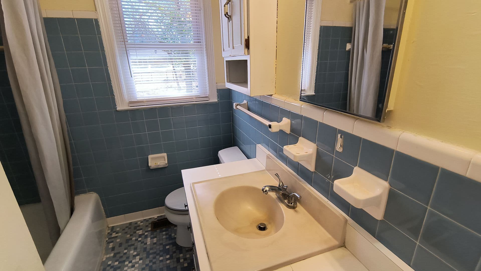 Fayetteville House: 5111 Palmetto Ln