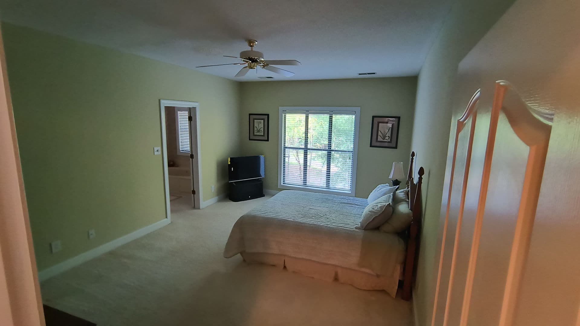Fayetteville House: 423 Brightwood Drive