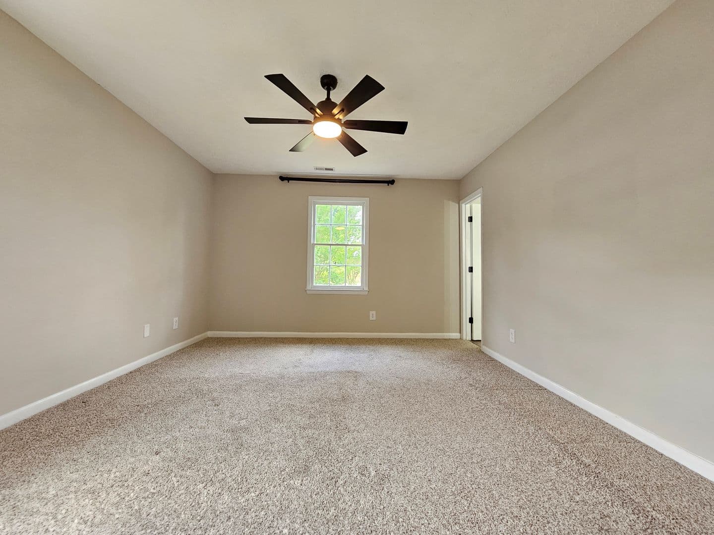 Fayetteville House: 7490 Beverly Drive