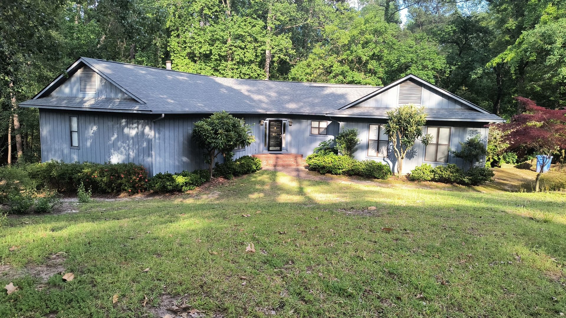 Fayetteville House: 423 Brightwood Drive