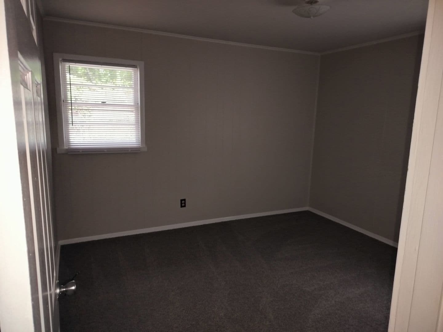 Fayetteville House: 6025 Dahlgren Ave