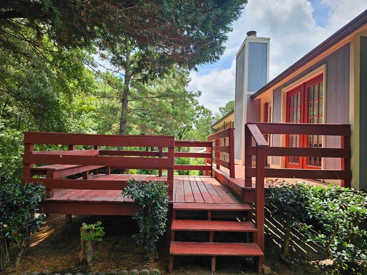 Fayetteville House: 7490 Beverly Drive