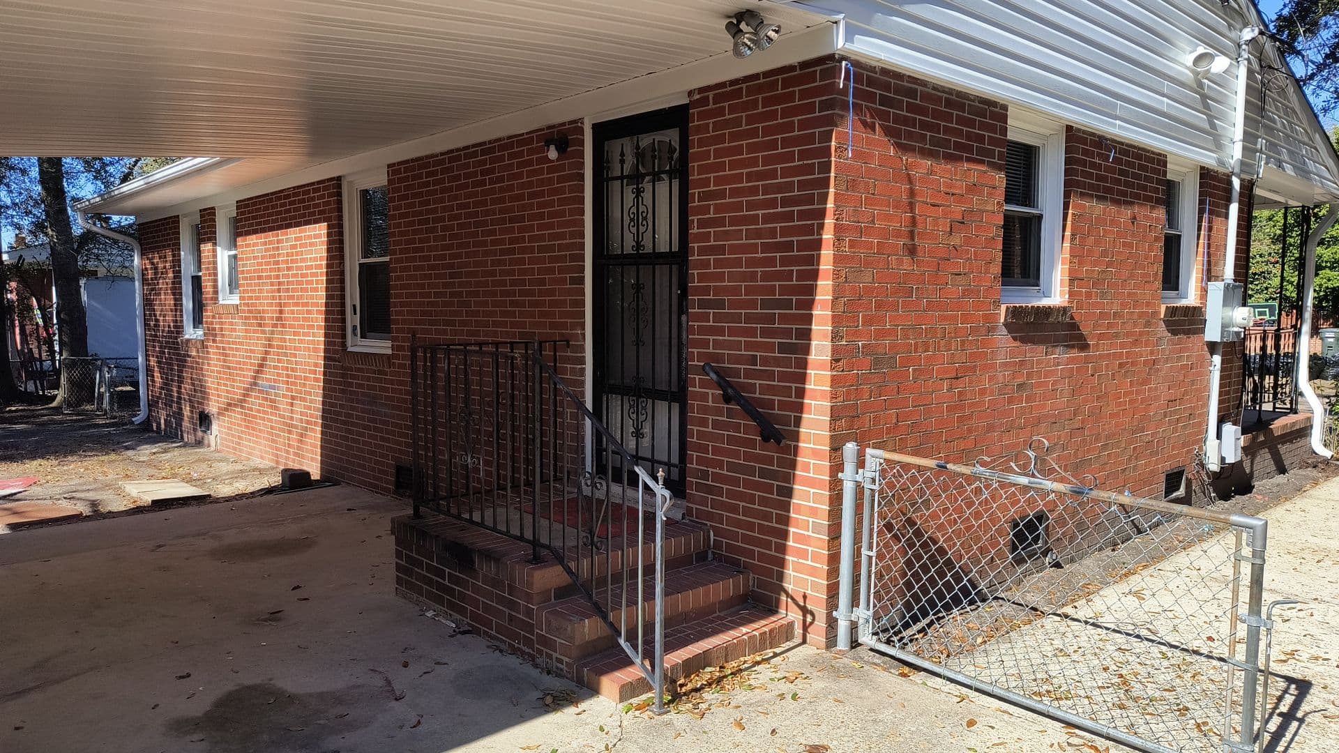 Fayetteville House: 5111 Palmetto Ln