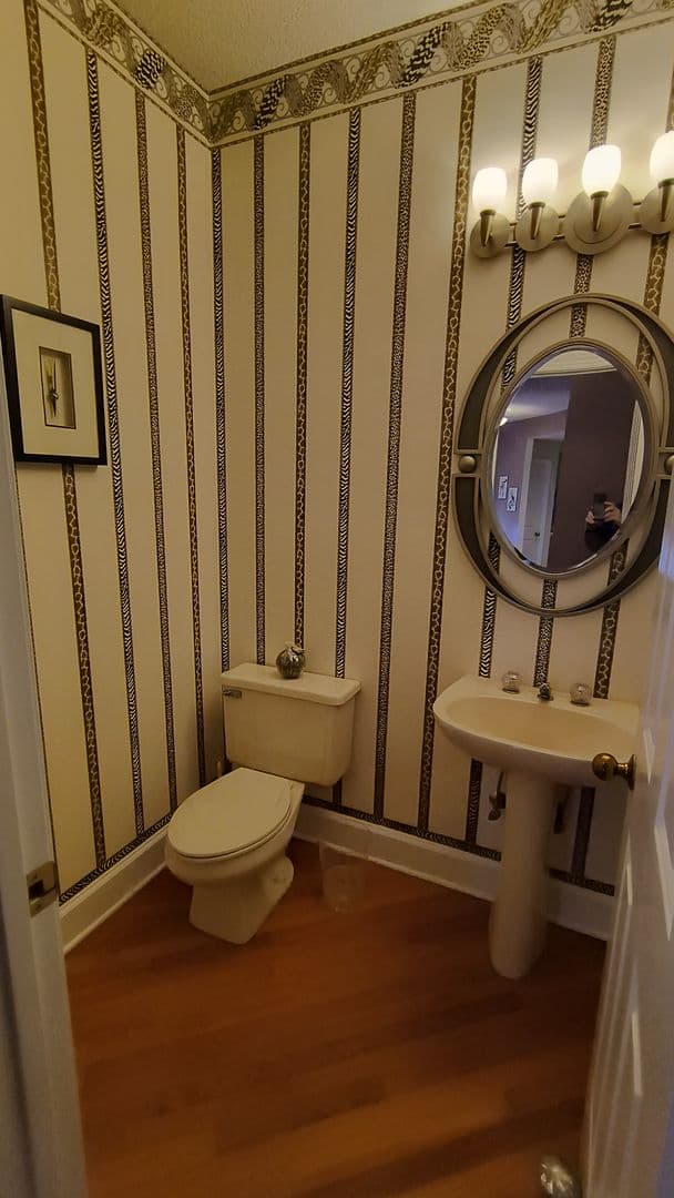 Fayetteville House: 423 Brightwood Drive