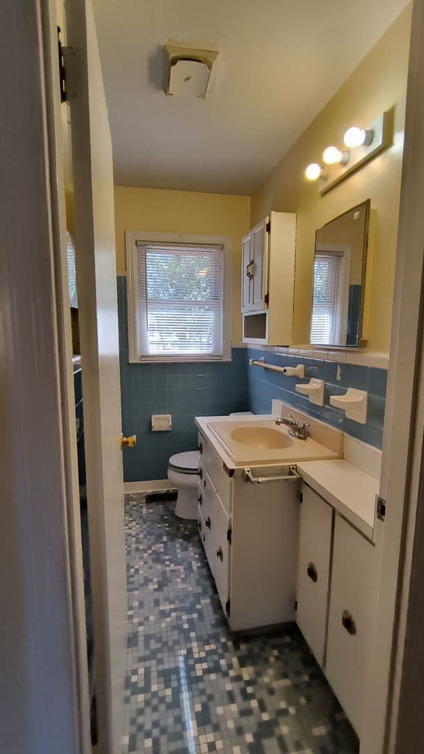 Fayetteville House: 5111 Palmetto Ln