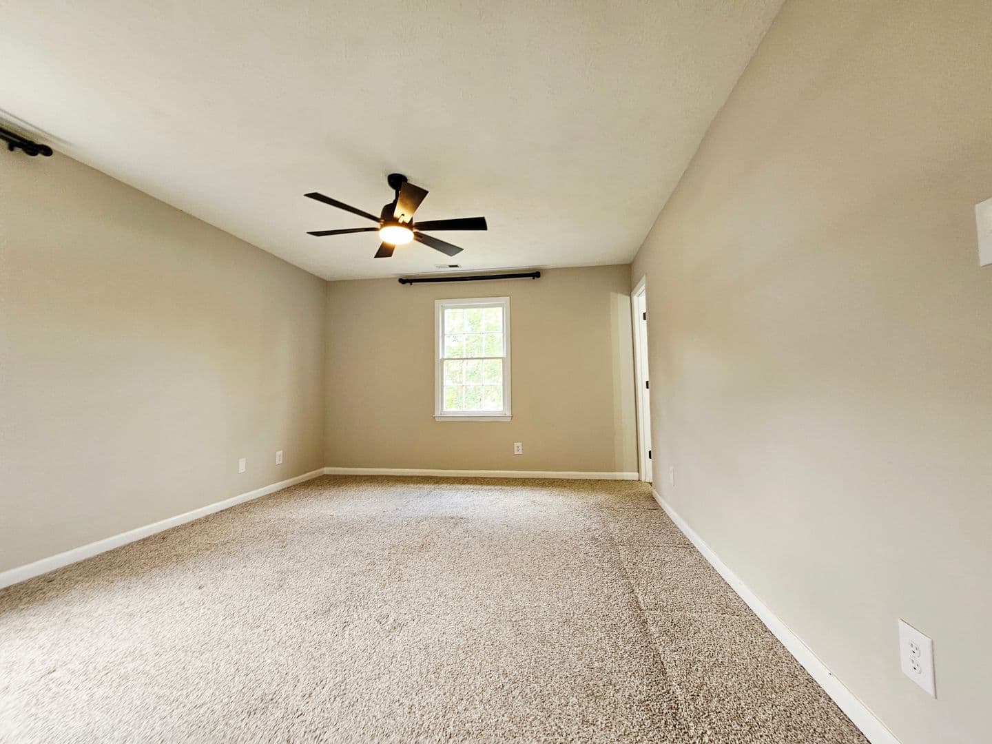 Fayetteville House: 7490 Beverly Drive