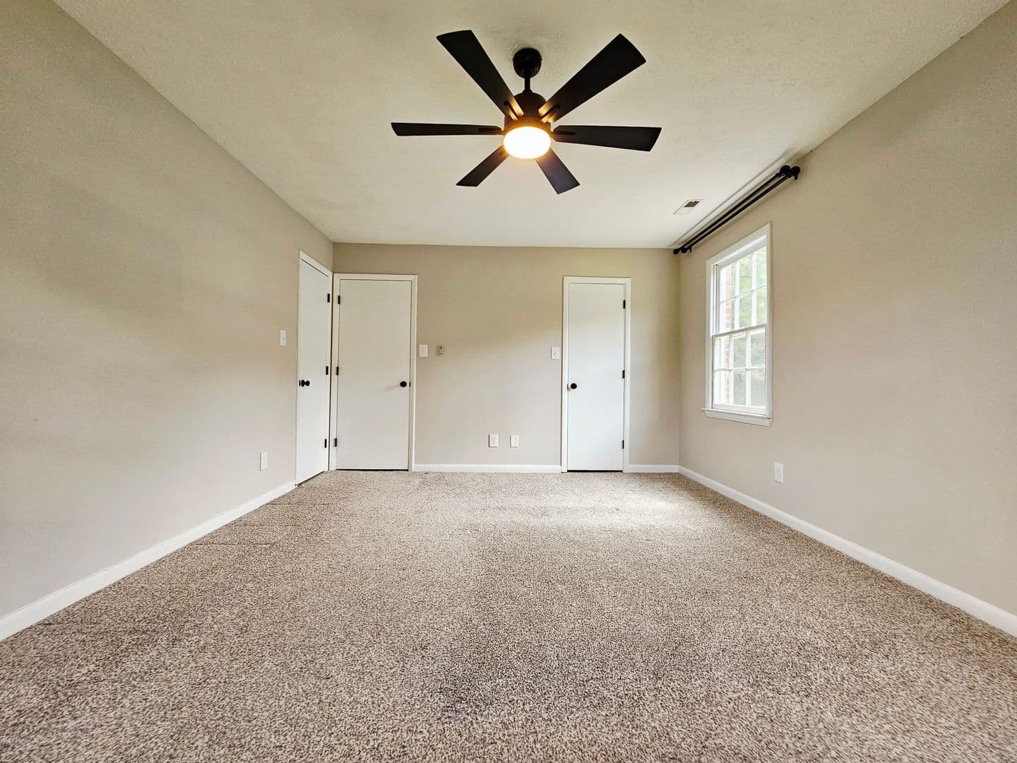 Fayetteville House: 7490 Beverly Drive