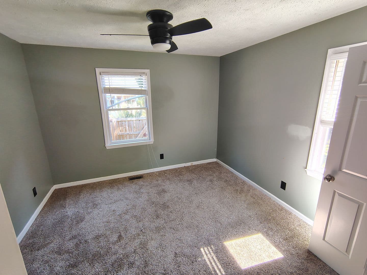 Fayetteville House: 2357 Rolling Hill Road