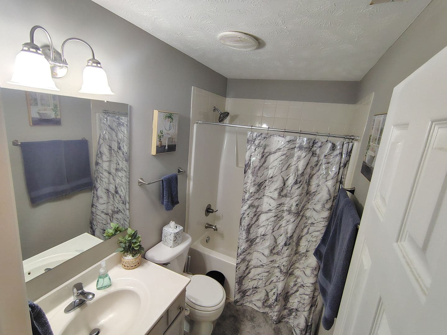 Raeford House: 137 Appalachian Drive