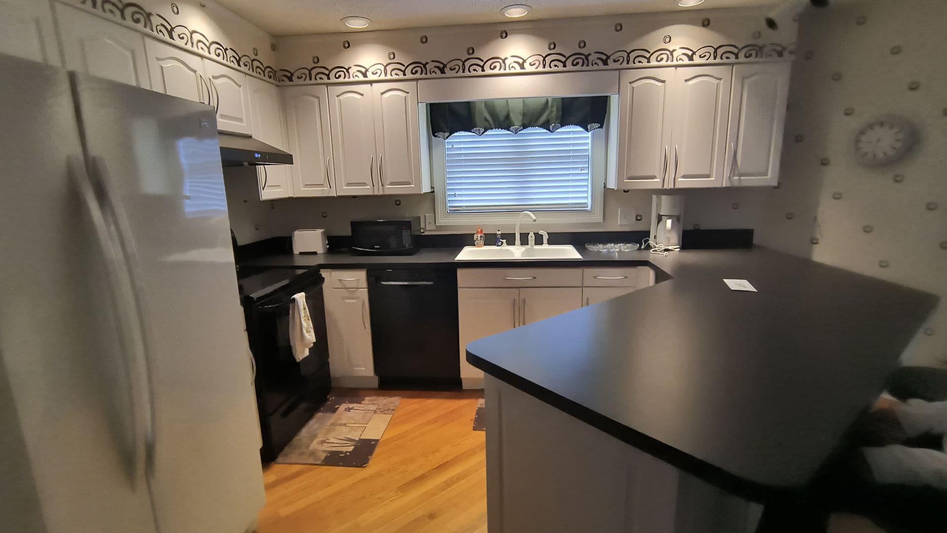 Fayetteville House: 423 Brightwood Drive