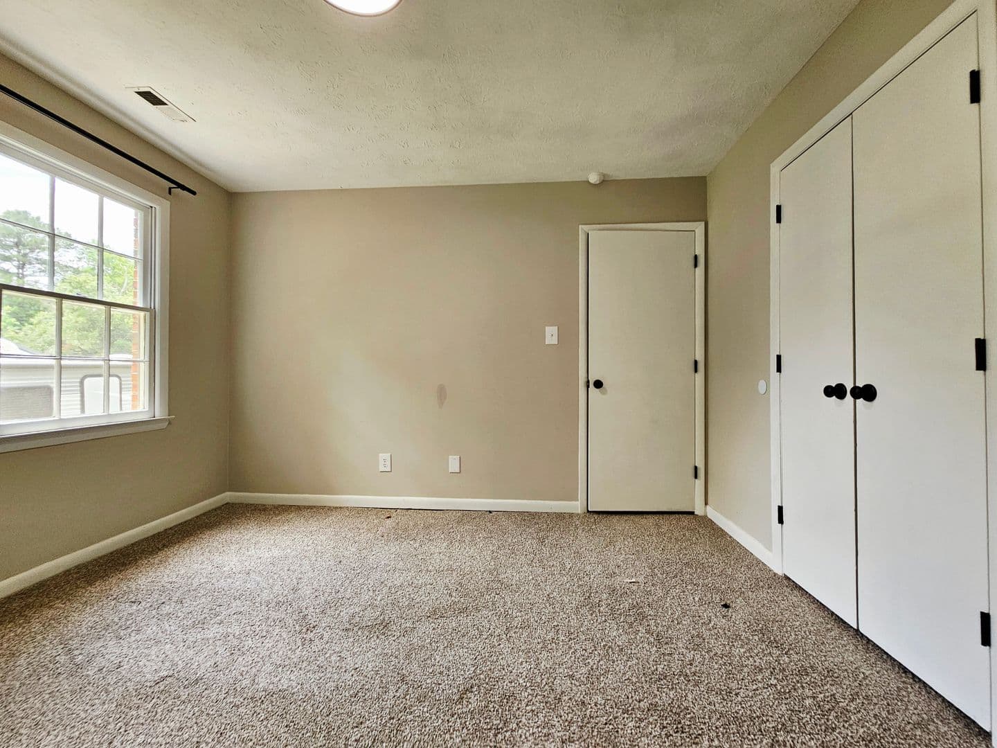 Fayetteville House: 7490 Beverly Drive