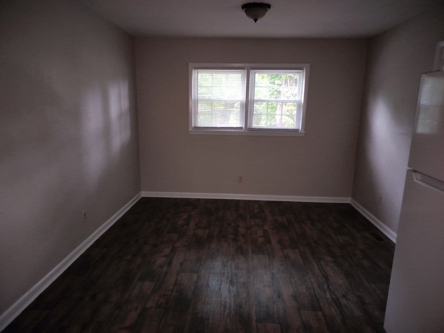 Fayetteville House: 6025 Dahlgren Ave