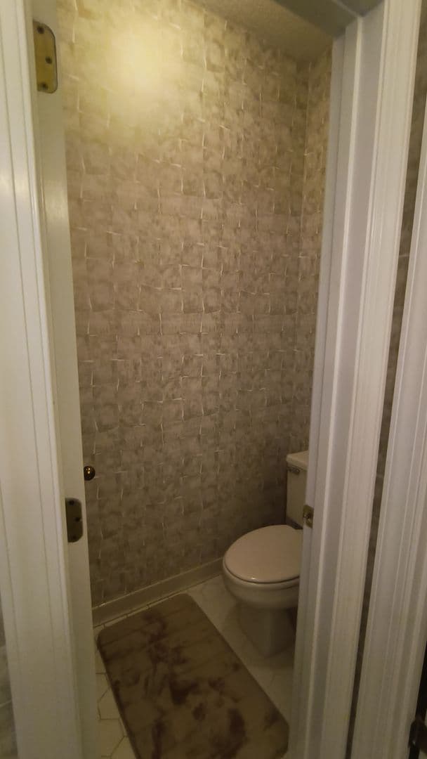 Fayetteville House: 423 Brightwood Drive