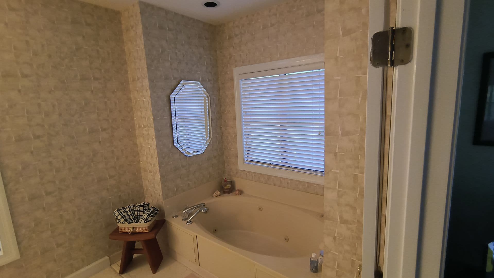 Fayetteville House: 423 Brightwood Drive