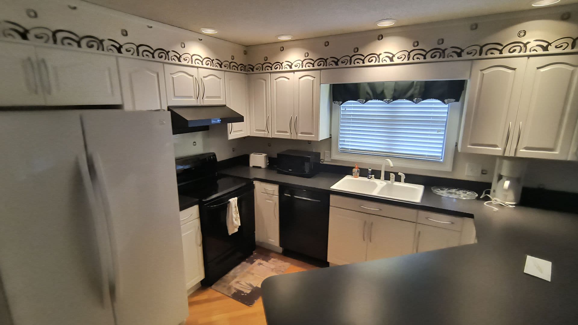 Fayetteville House: 423 Brightwood Drive