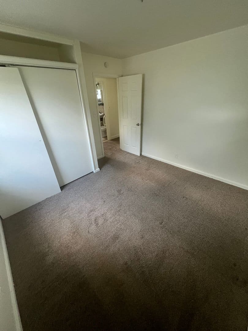 ROSEVILLE House: 26355 ACADEMY ST
