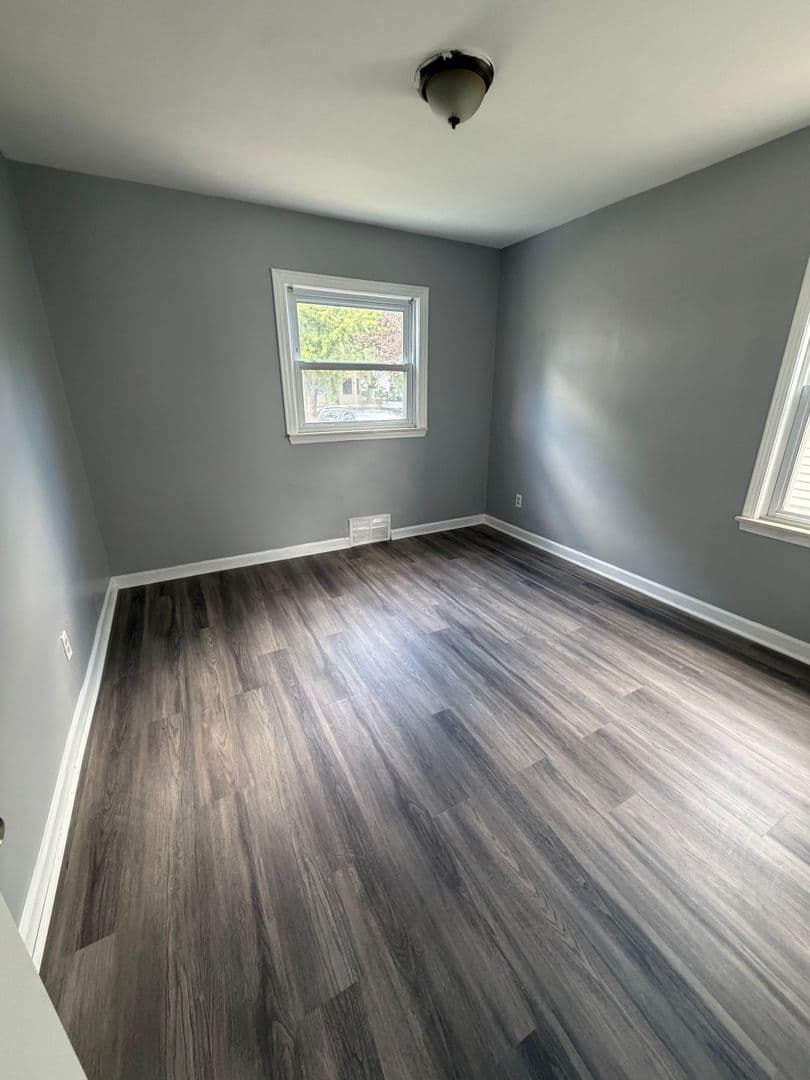 Harper Woods House: 20640 Kenosha St