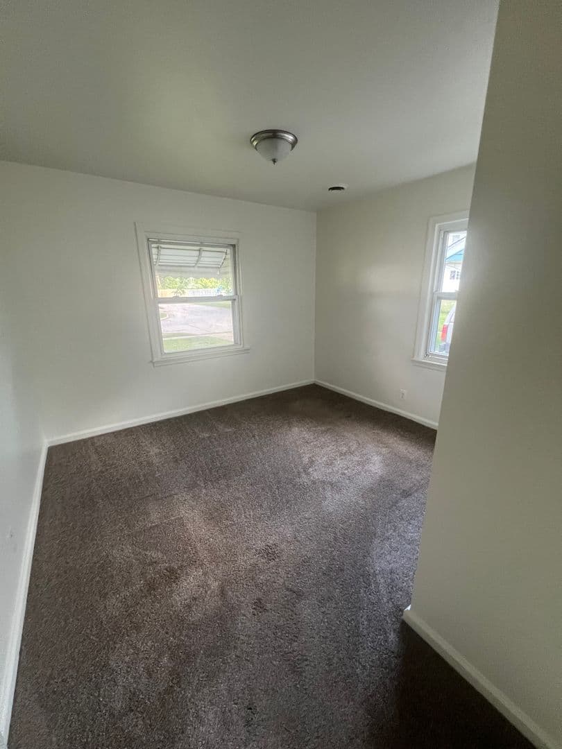 ROSEVILLE House: 26355 ACADEMY ST