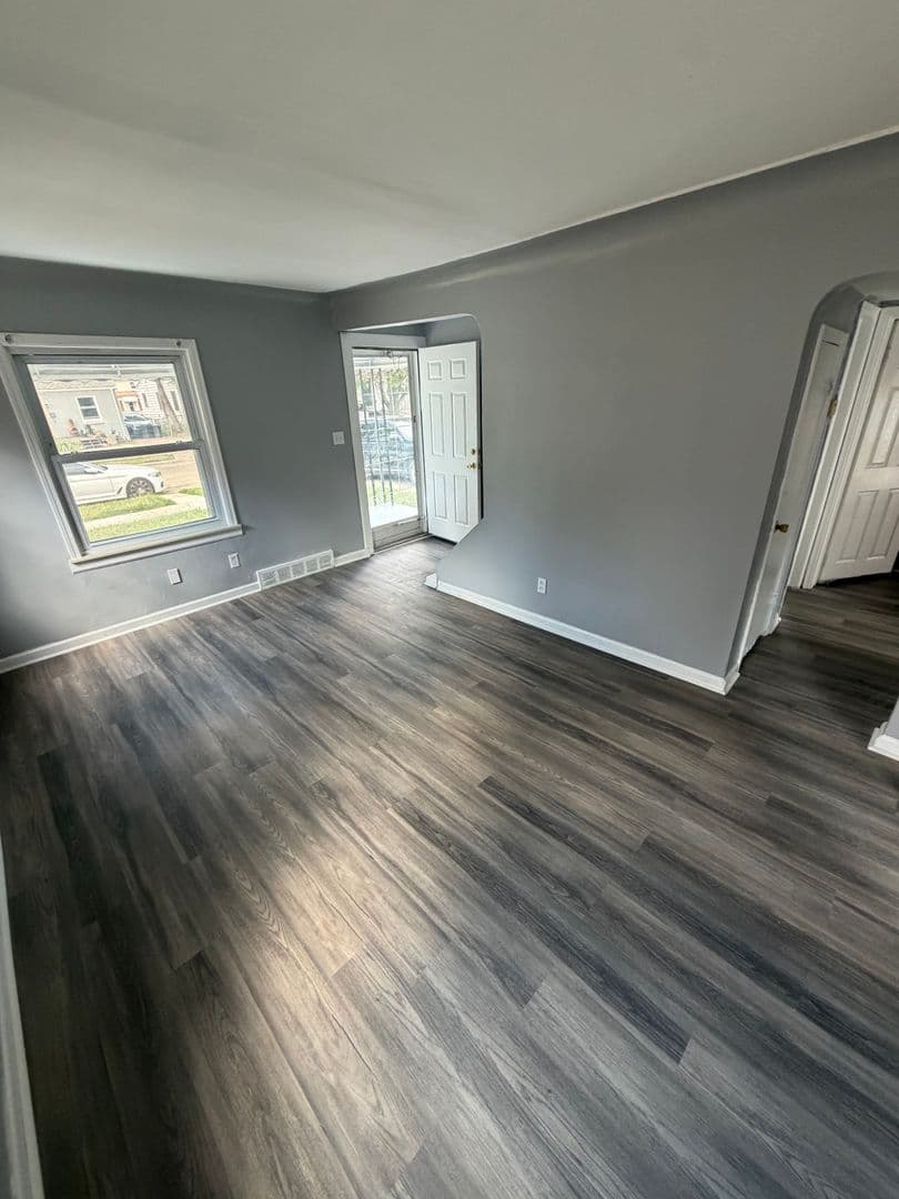 Harper Woods House: 20640 Kenosha St
