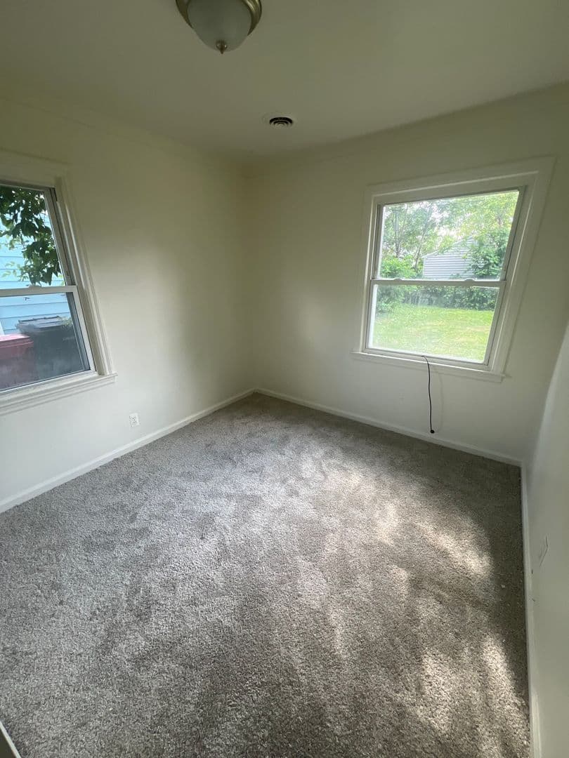 ROSEVILLE House: 26355 ACADEMY ST