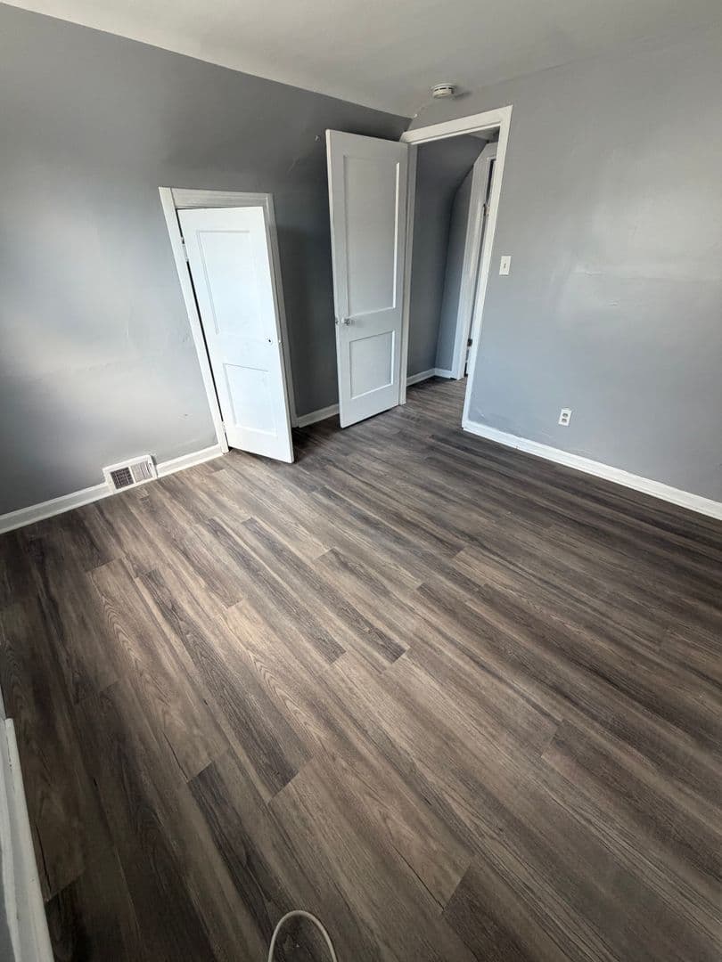 Harper Woods House: 20640 Kenosha St