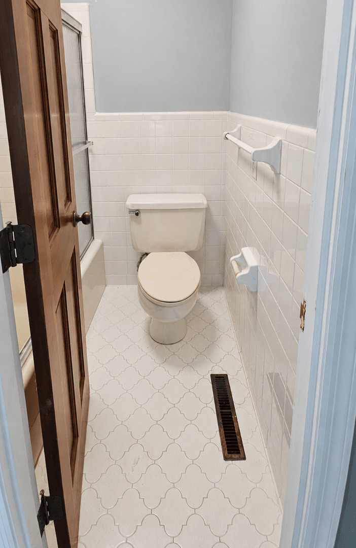 Conway House: 6300 Highway 701 S