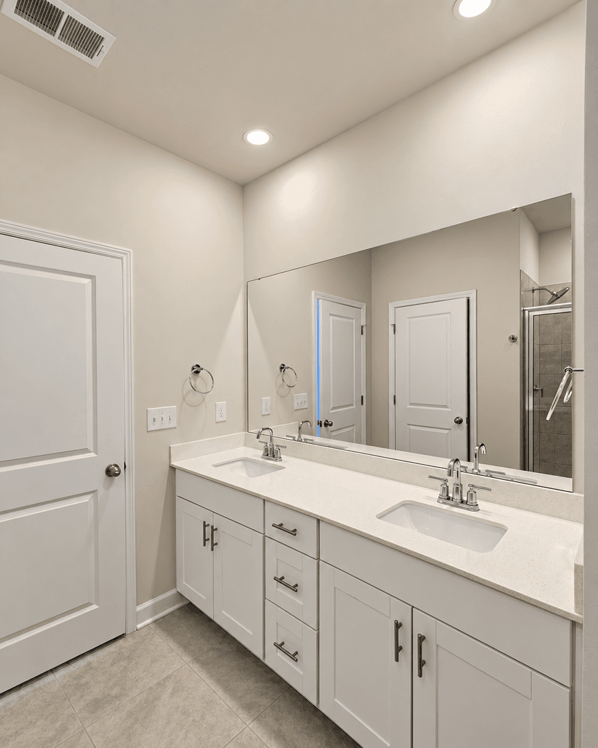 Longs House: 315 Wades Way