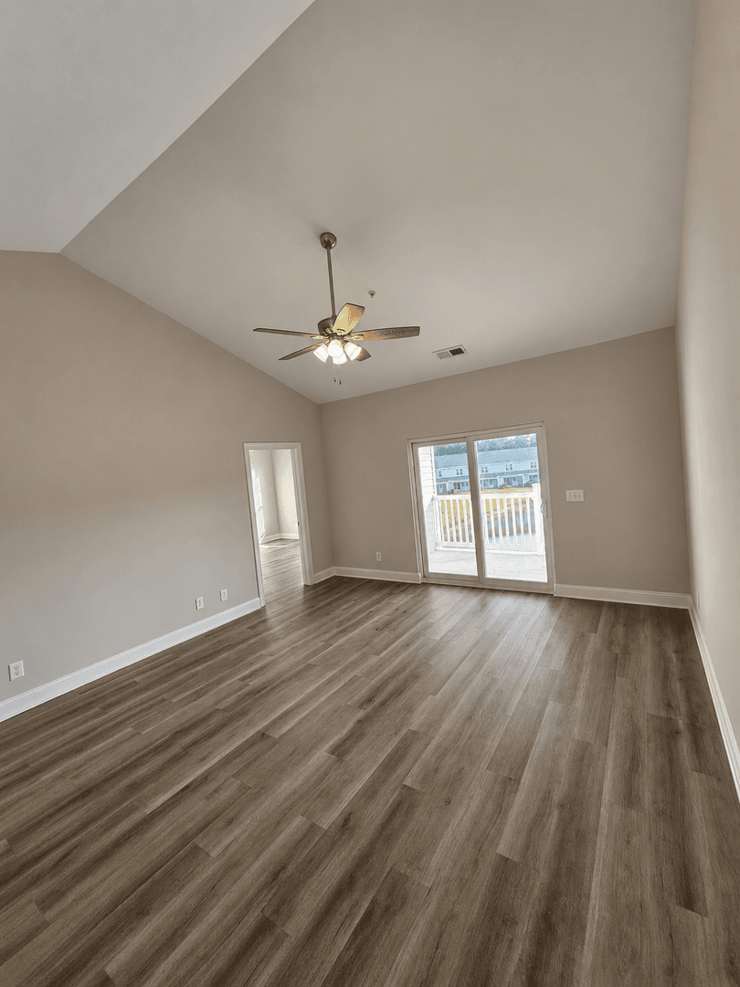 Conway House: 340 Kiskadee Loop, #K