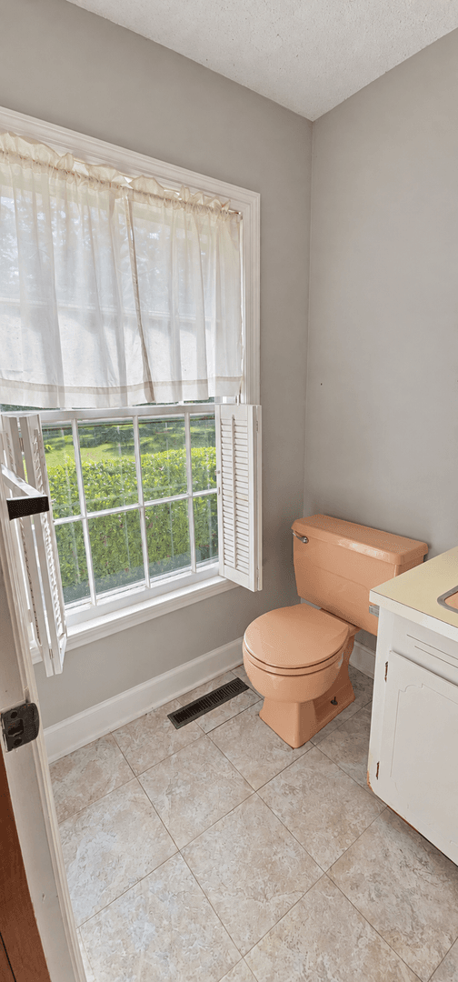 Conway House: 6300 Highway 701 S