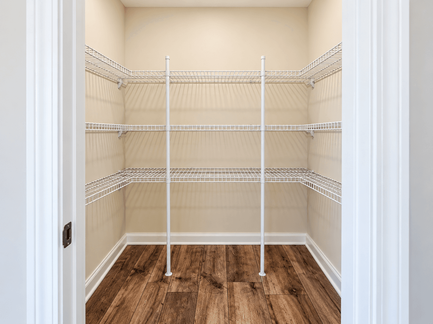 Longs House: 315 Wades Way