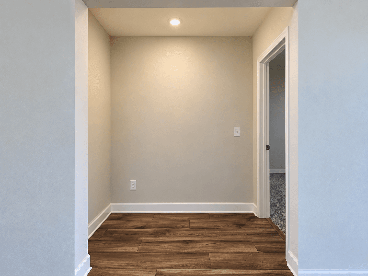 Longs House: 315 Wades Way