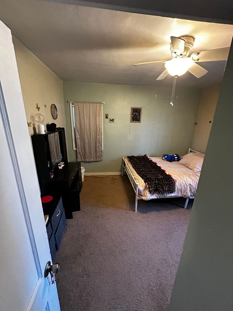 Cedar Falls Apartment: 1604 College St