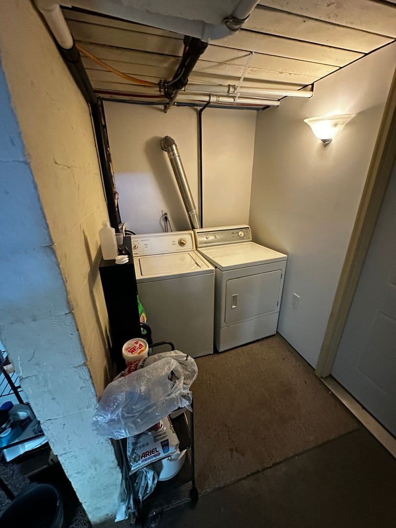 Cedar Falls Apartment: 1604 College St