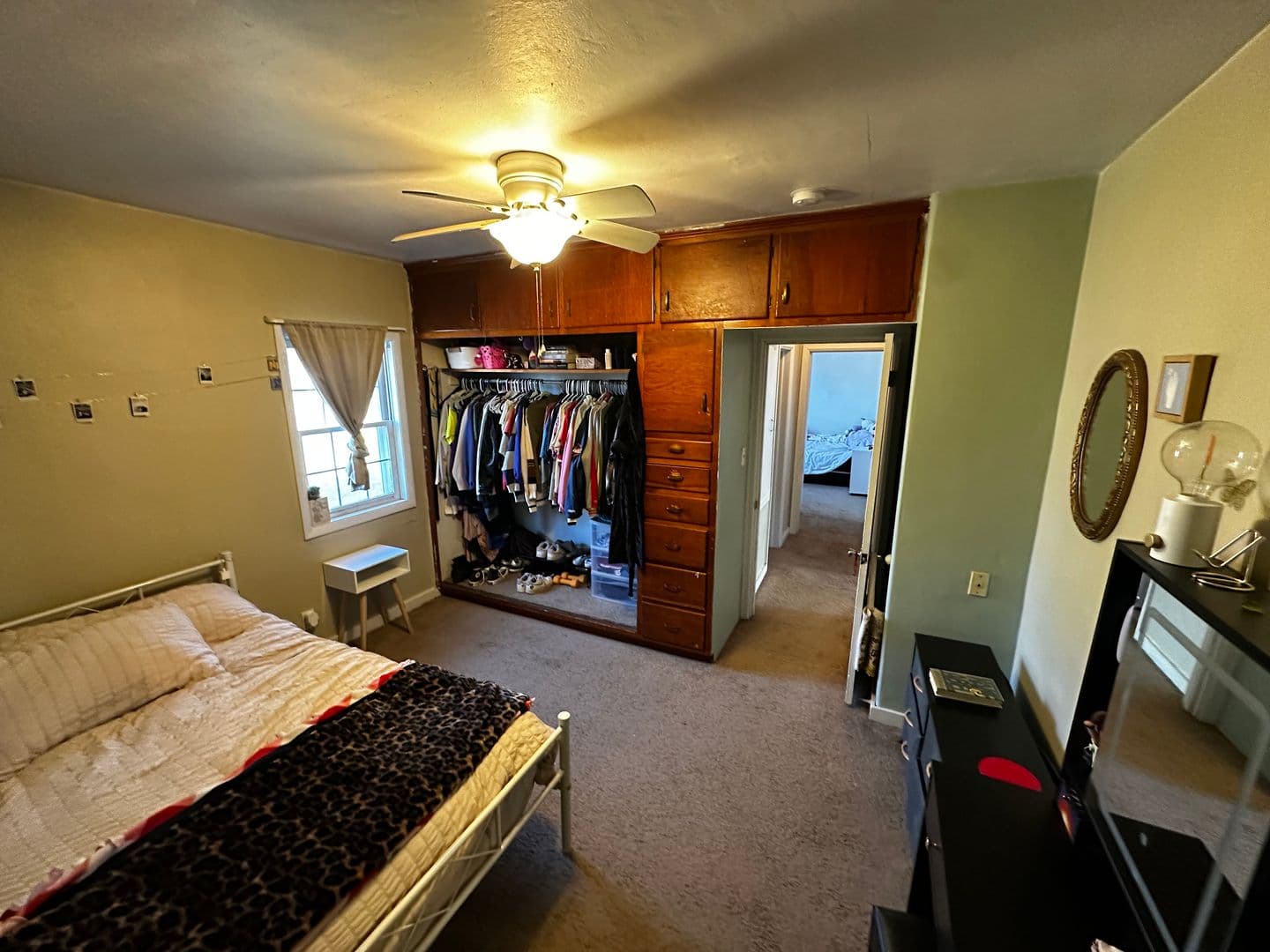 Cedar Falls Apartment: 1604 College St