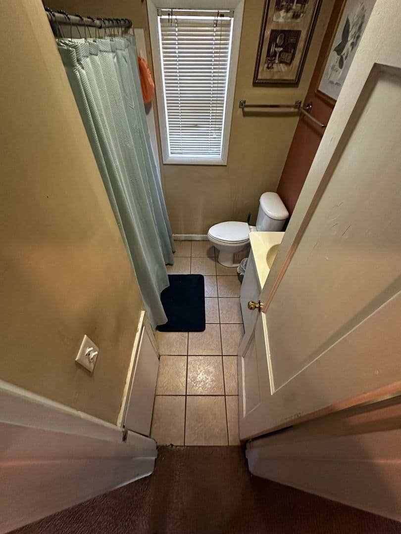 Cedar Falls Apartment: 1604 College St