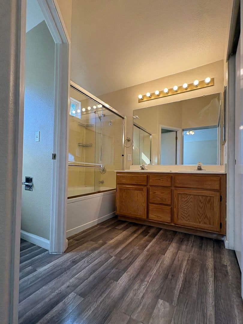 Brentwood House: 1830 Highland Way