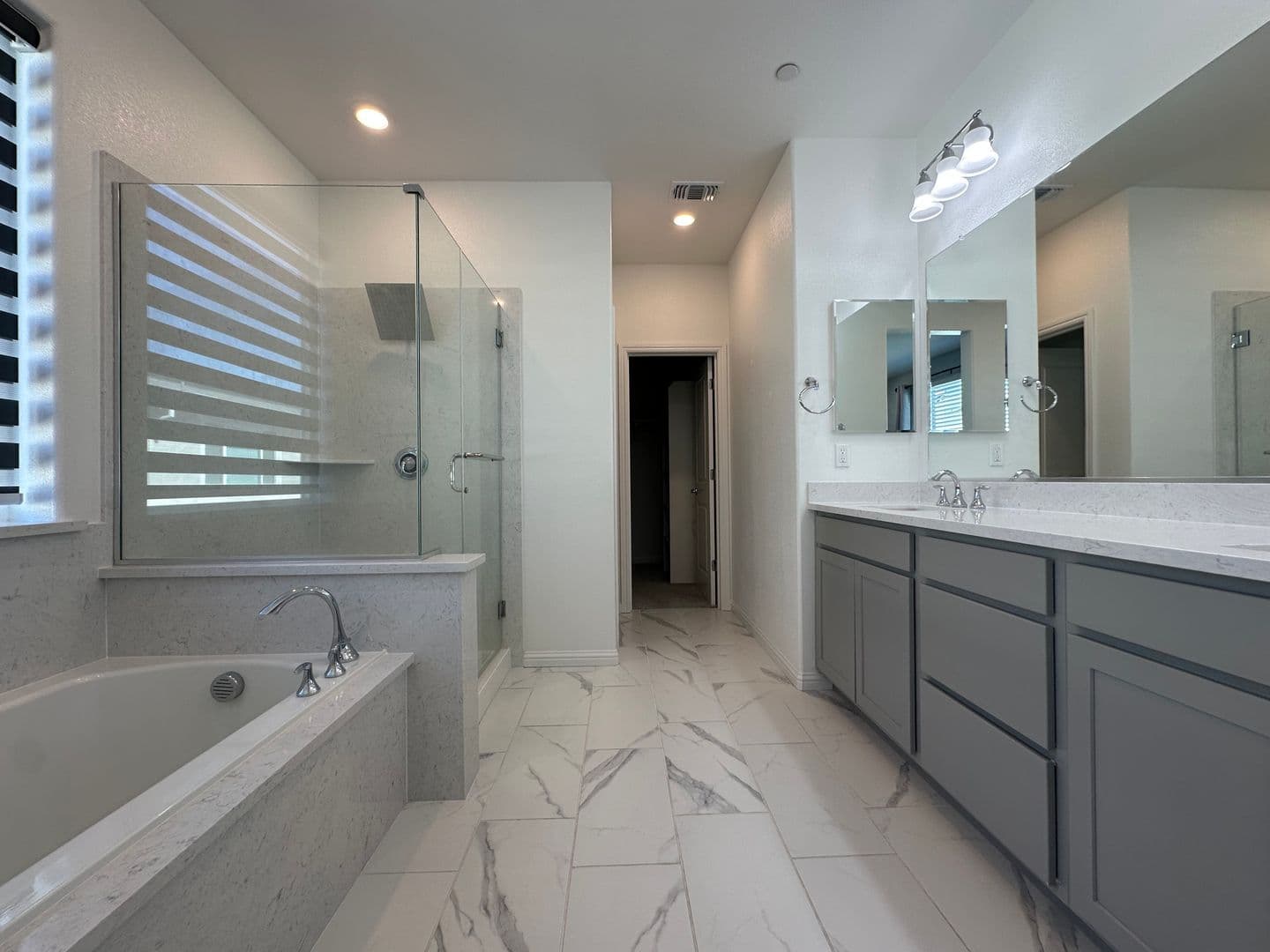 Brentwood House: 209 Brush Creek Dr