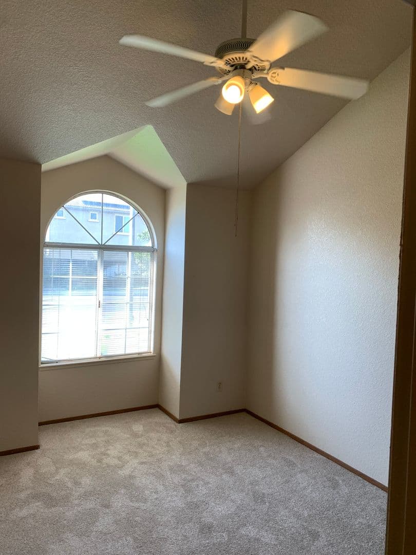 Lathrop House: 321 Thomsen Rd