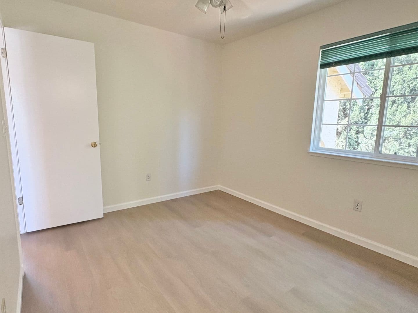 Brentwood House: 1088 Glenwillow Dr