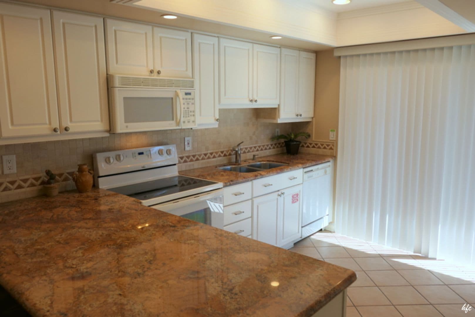 Palm Springs Condo: 5547 Los Coyotes Dr