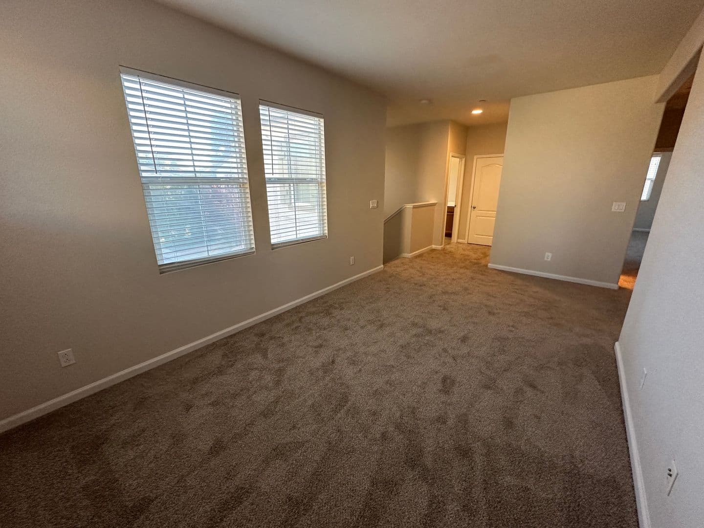Mountain House House: 263 W Santa Clara Dr