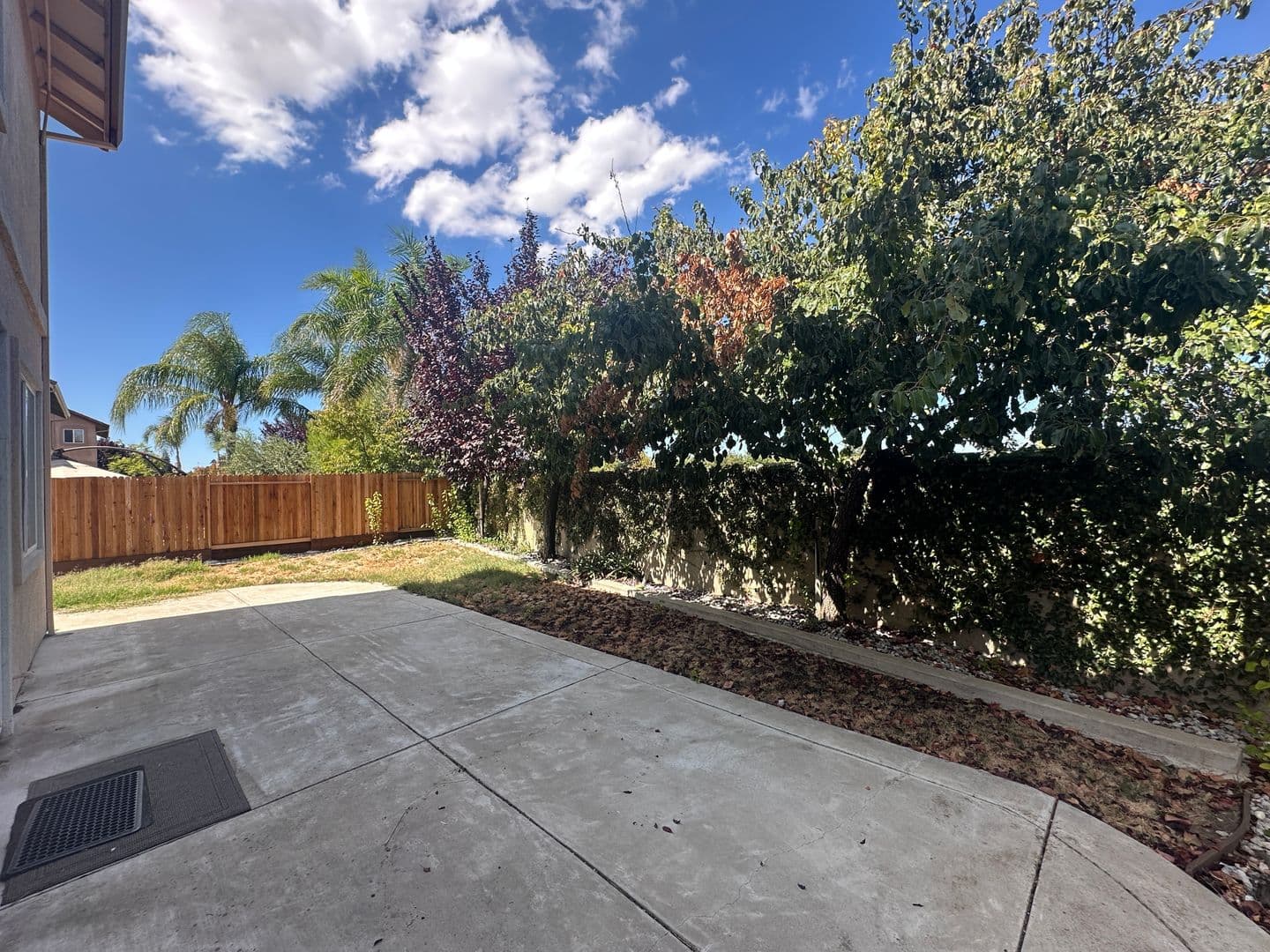 Brentwood House: 2369 Fernwood Ln