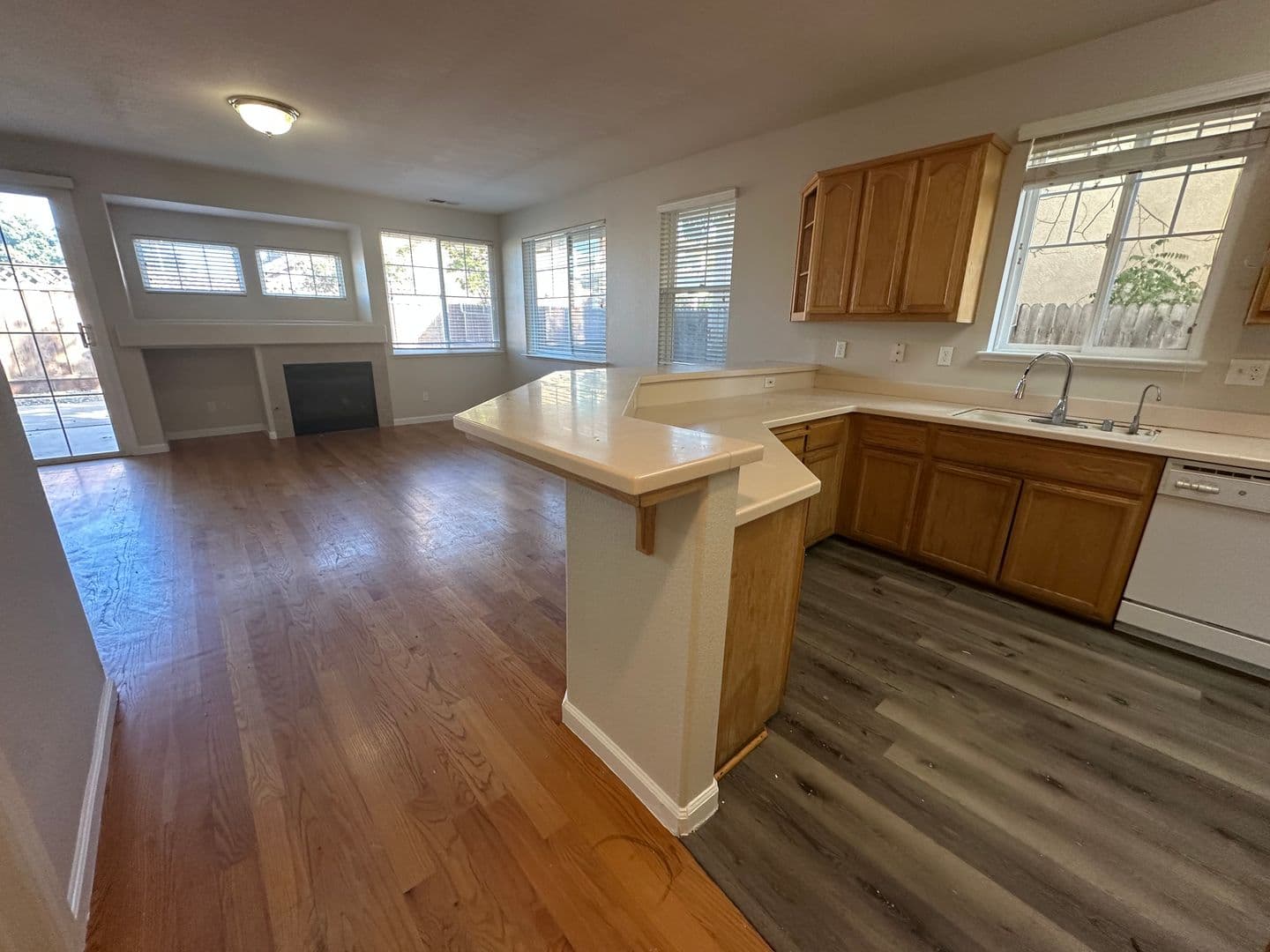Tracy House: 1541 Peony Dr