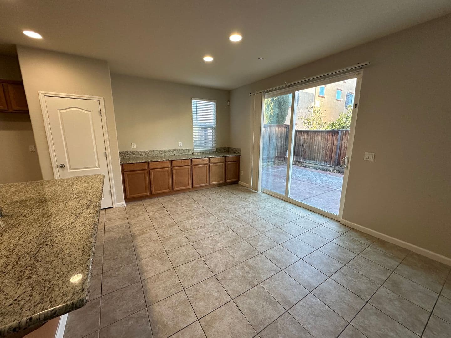 Mountain House House: 263 W Santa Clara Dr