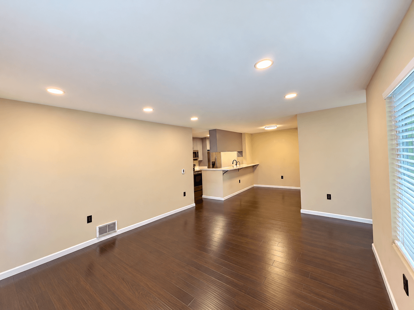 San Jose Condo: 709 Applause Place