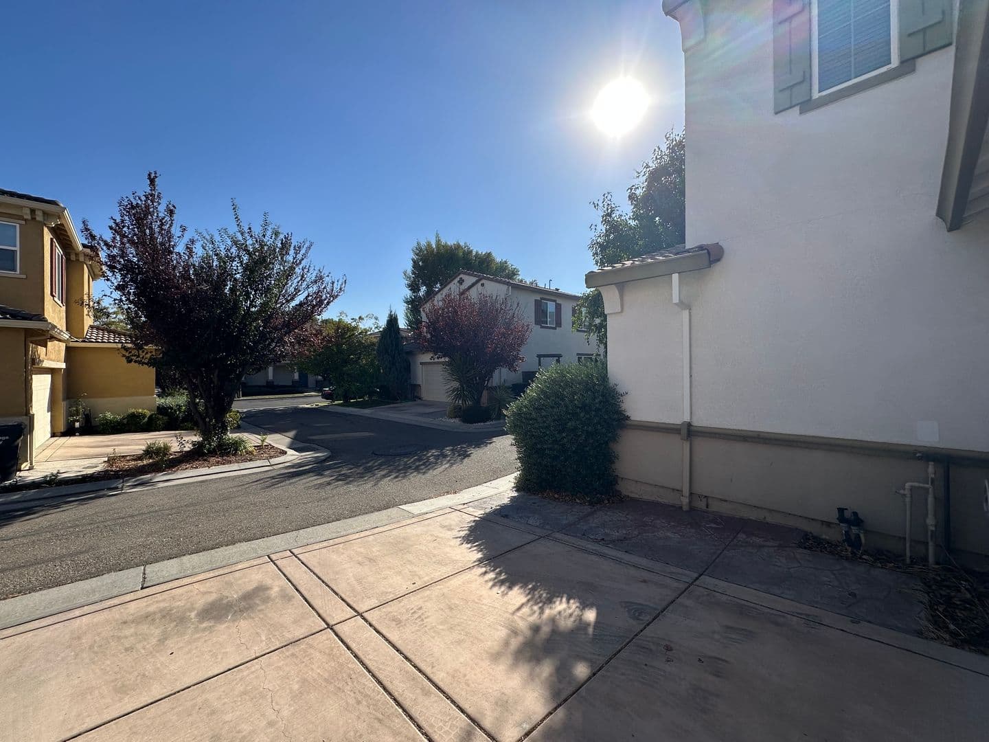 Mountain House House: 263 W Santa Clara Dr
